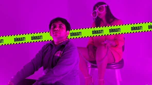 “Dikkat!” Göko Bey’den Mikrofon Başında Yeni Bir Hikâye