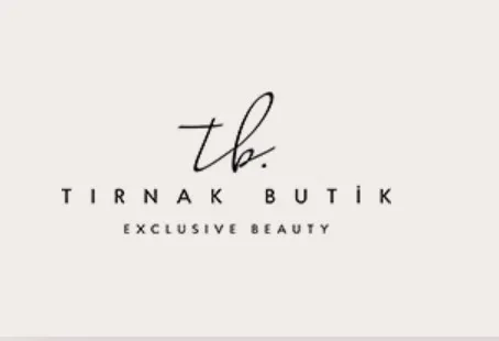 Tırnaklarda Yaratıcı Tasarım: Nail Art Nedir?