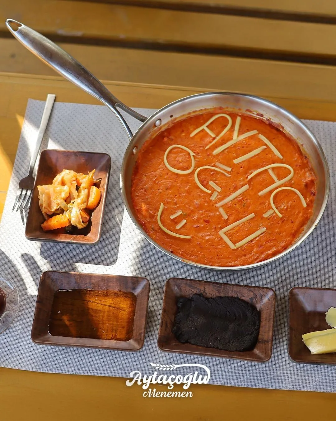 Çakallı Menemeni ile Klasik Menemen Arasındaki Fark Nedir?